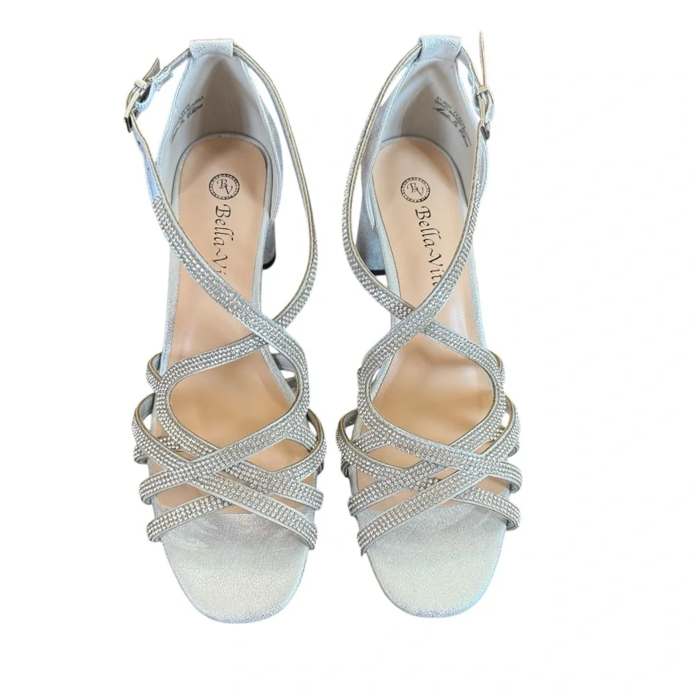 Bella Vita Aliette Silver Metallic Sandals Size 7.5 Wide Width - Picture 2 of 10